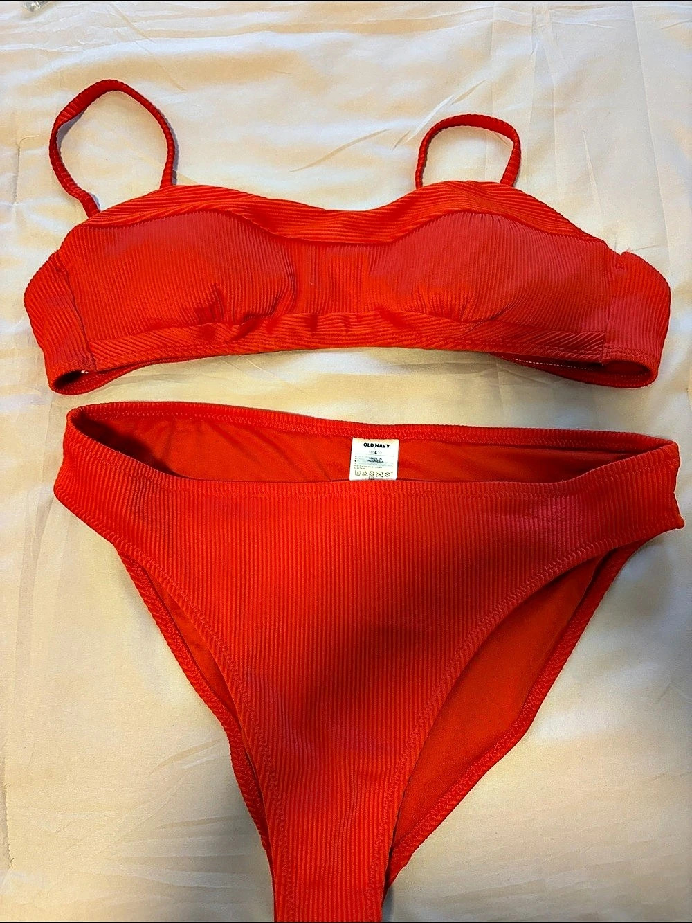 Old Navy Ribbed Bikini Set in Red Size Medium Like New